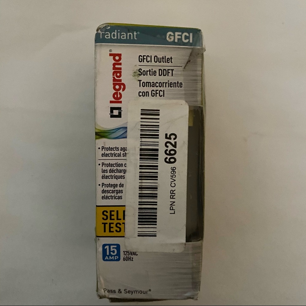 Pass & Seymour Legrand Radiant Self-Test GFCI Outlet 15 Amp